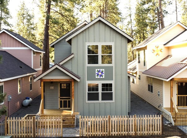337 W Jefferson Avenue, Sisters, OR 97759