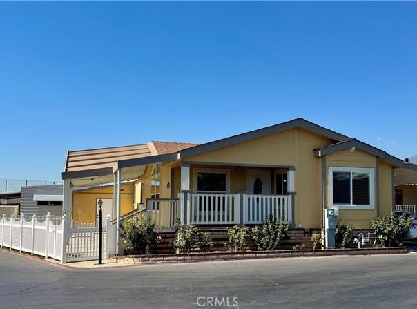 208 S Barranca Avenue, Glendora, CA 91741