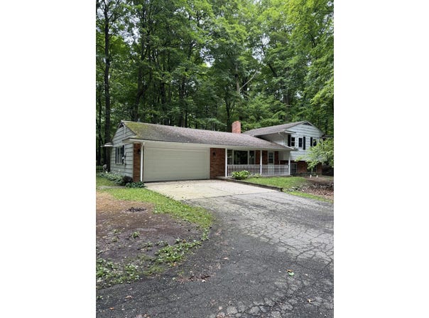 13752 Forest Hill Road, Grand Ledge, MI 48837