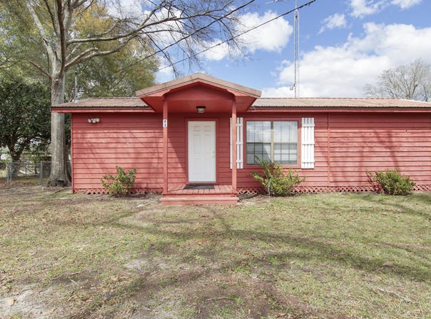 43 Parker Lane, Laurel Hill, FL 32567