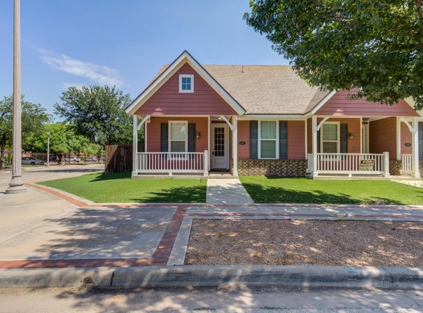 2142 10th Street, Lubbock, TX 79401