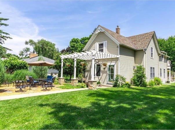 2416 Lexington Avenue N, Roseville, MN 55113