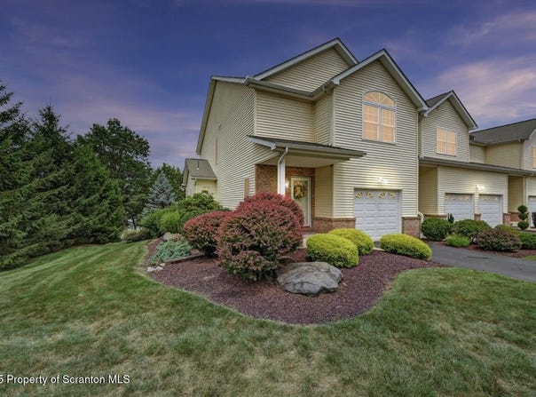 101 Sharon Drive, Moosic, PA 18507