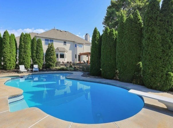 195 Fairfield Ln, Hillsborough Twp., NJ 08844-1708