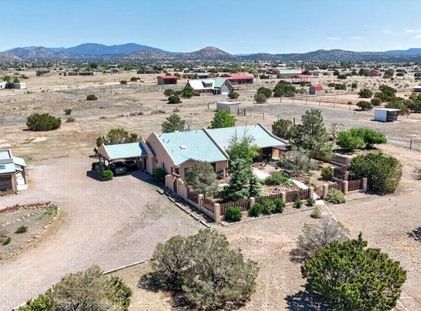 10 Blue Mesa Road, Santa Fe, NM 87508