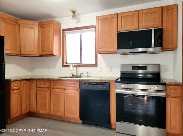 8382 GARDEN Drive, Tobyhanna, PA 18466
