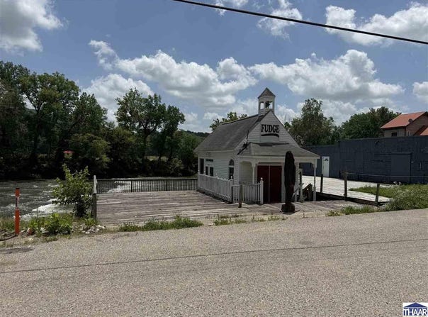 6105 S Mill Road, Rockville, IN 47872