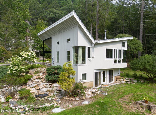 324 Park St, Great Barrington, MA 01230