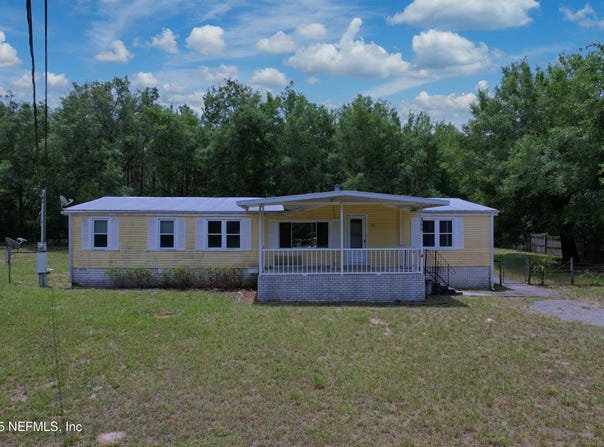 355 HICKORY NUT Trail, Satsuma, FL 32189