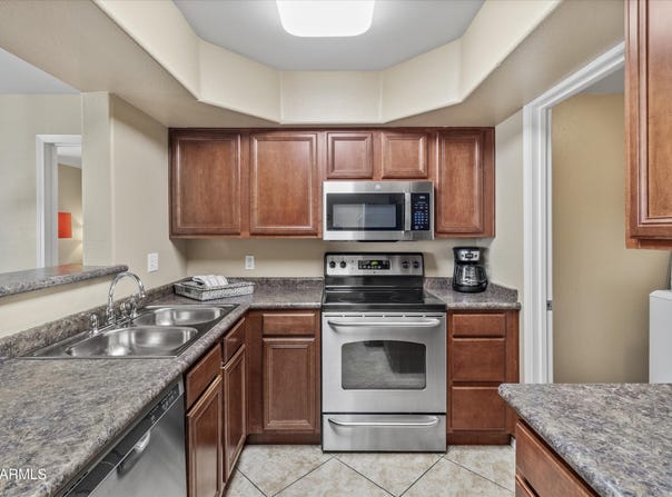17017 N 12TH Street, Phoenix, AZ 85022