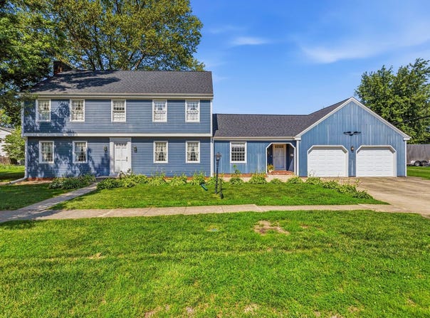 415 S Spruce Street, Arthur, IL 61911