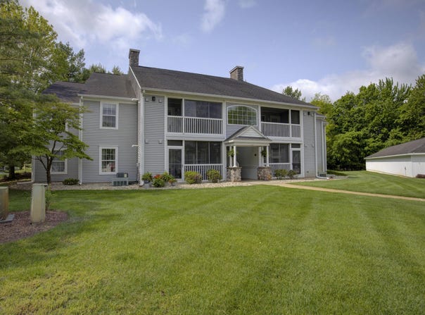 920 Oakbrook Drive, Jackson, MI 49203