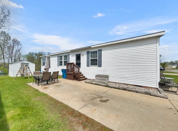 6347 Kingsway Dr., Fenton, MI 48430