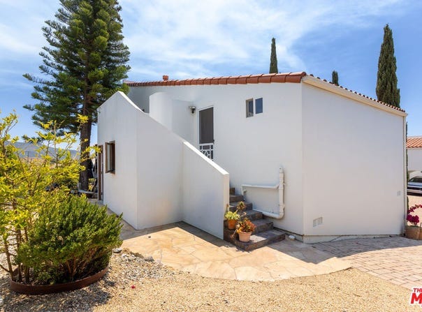 5828 Foxview Dr, Malibu, CA 90265
