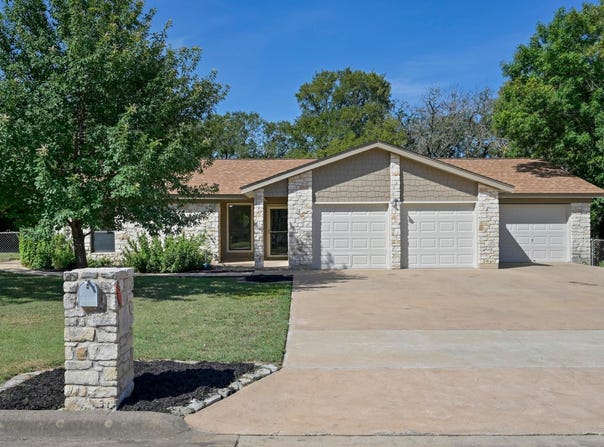 2202 Dawn DR, Georgetown, TX 78628