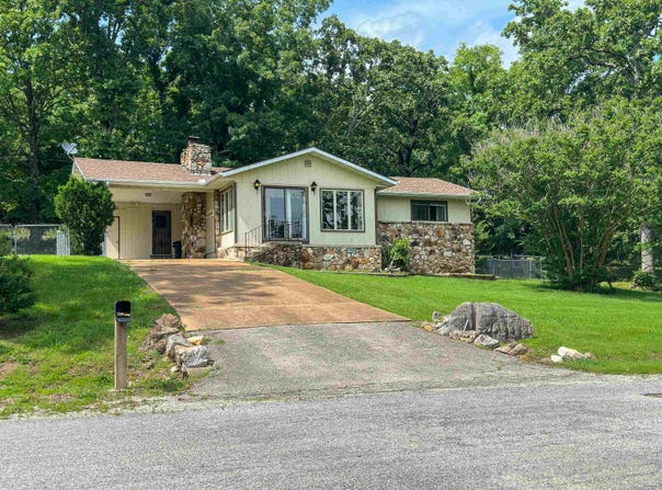 1502 E Emerald Cove Drive, Horseshoe Bend, AR 72512