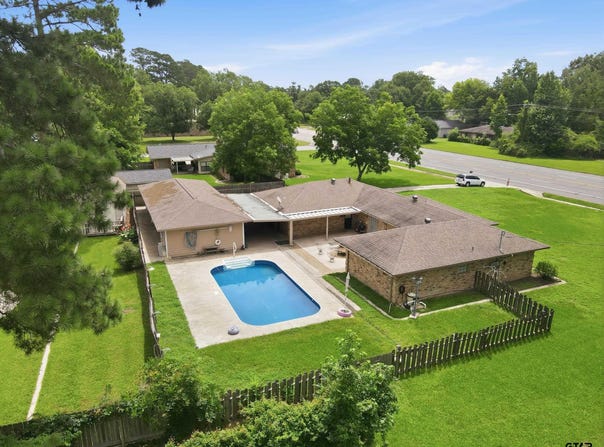 1302 W Sabine St., Carthage, TX 75633