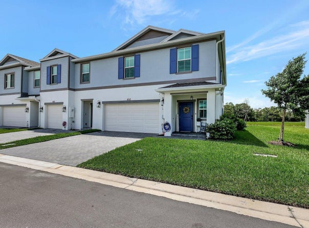 650 NE Waters Edge Lane, Port Saint Lucie, FL 34983