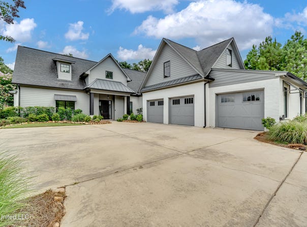 215 Chestnut Spring Road, Flora, MS 39071