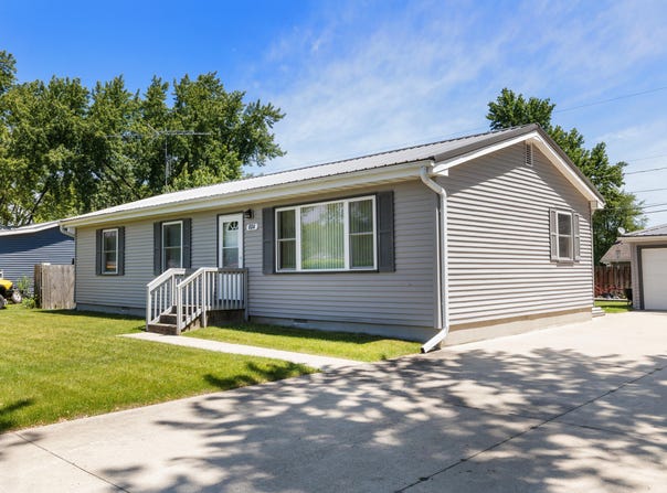 604 Grayton Road, Kingsford Heights, IN 46346