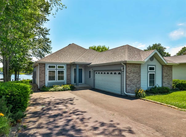 930 NE CANDLEWICK, POPLAR GROVE, IL 61065