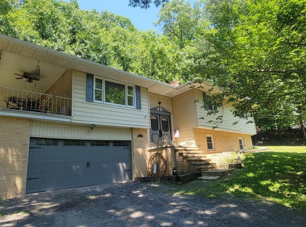97 MAPLEWOOD Road, Berwick, PA 18603
