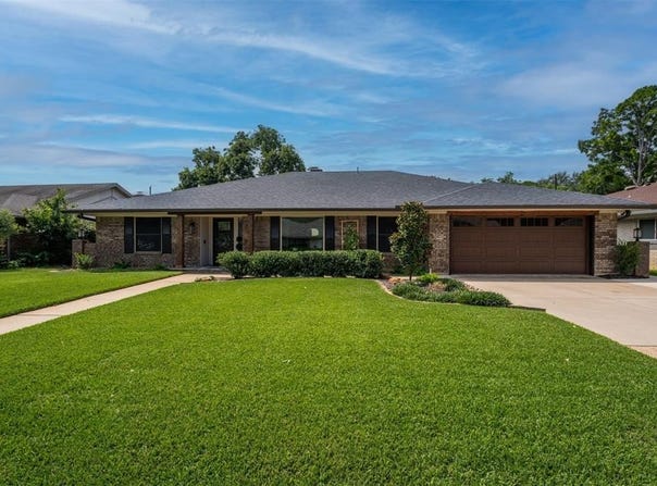 104 W Lilly Lane, Arlington, TX 76010