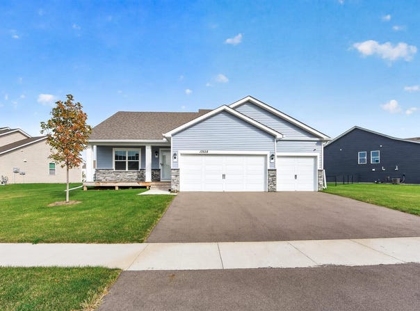 17528 Dunkirk Way, Lakeville, MN 55044
