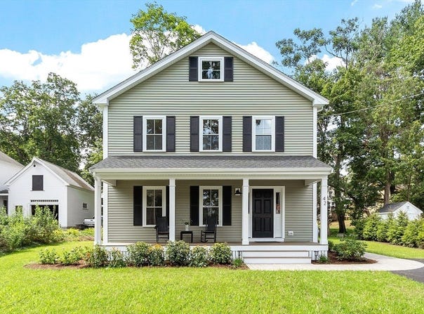 42 Hillside Ave, Bedford, MA 01730