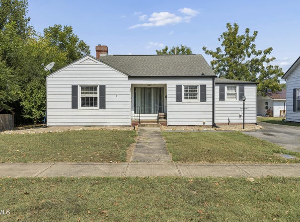 307 E D Street, Elizabethton, TN 37643
