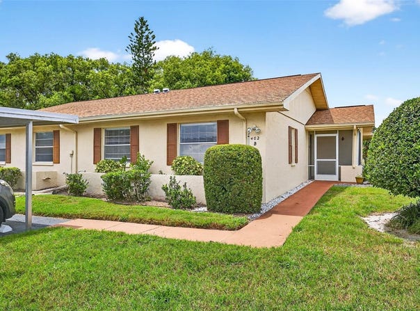 402 FINCHLEY COURT, SUN CITY CENTER, FL 33573