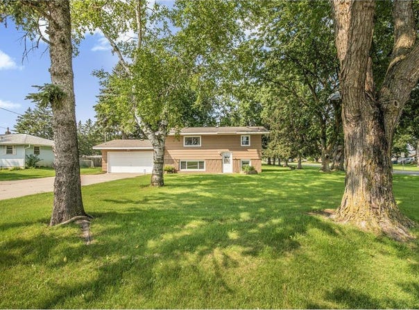 1301 County Road 120, Saint Cloud, MN 56303
