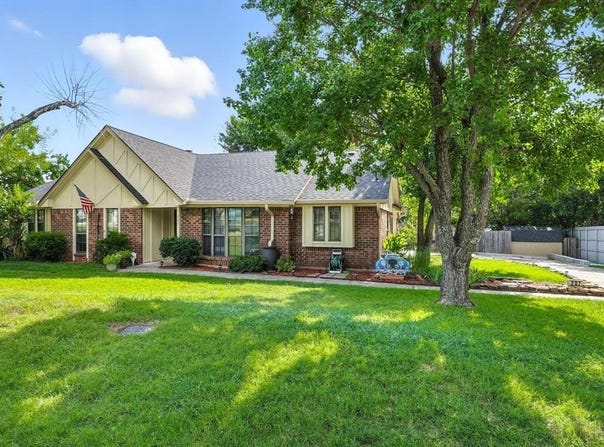 207 Stone Canyon Drive, Highland Village, TX 75077