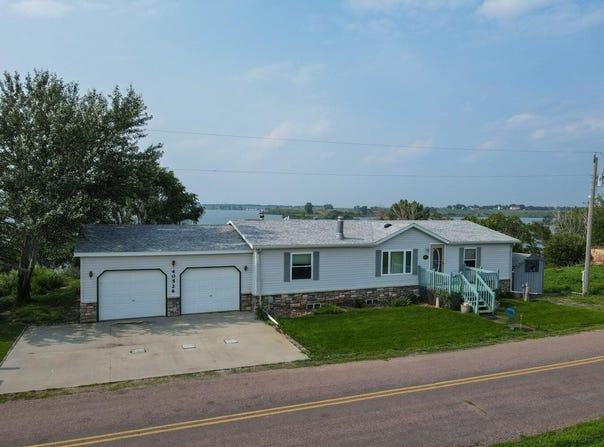 40526 S Shore Rd, Huron, SD 57350