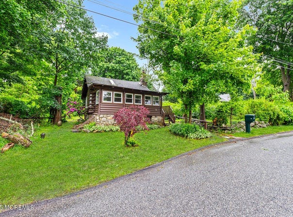 13 Alturas Road, Vernon, NJ 07462