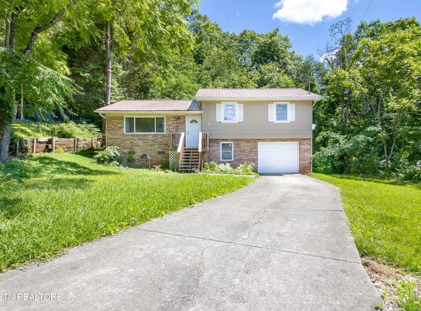 1902 NW Ho Co Ta Ke Lane, Knoxville, TN 37912