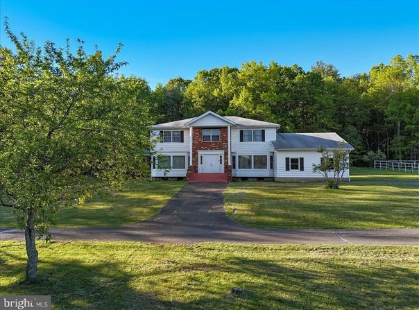 1163 BUSH RD, CRESCO, PA 18326