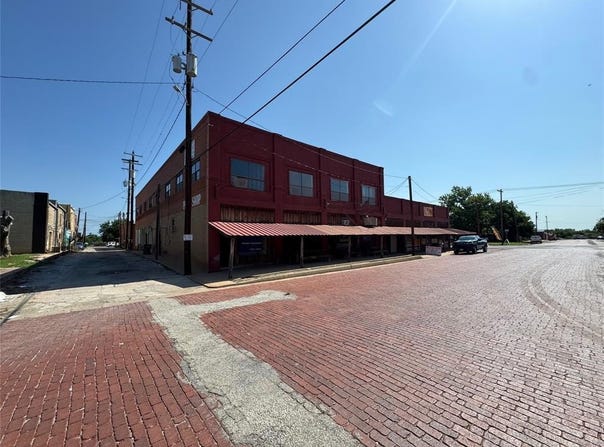 115 E Pecan Street, Coleman, TX 76834