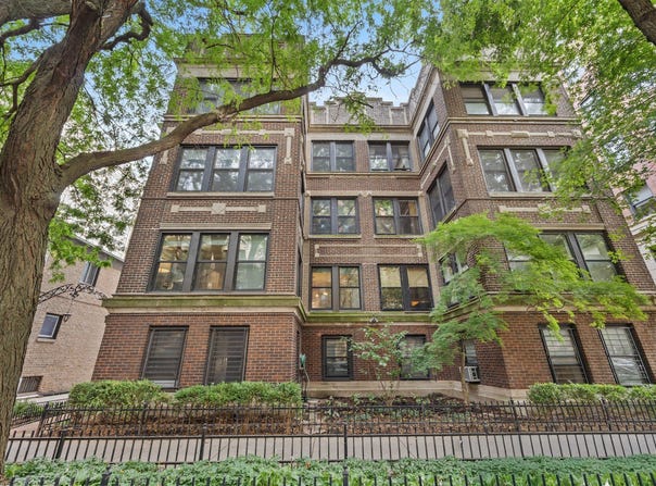 425 W Briar Place, Chicago, IL 60657