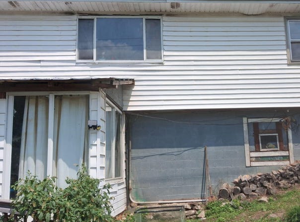 412 Bowen Lane, Inez, KY 41224