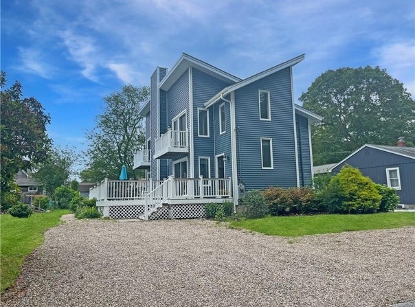 34 Beach Plum Road, Narragansett, RI 02882
