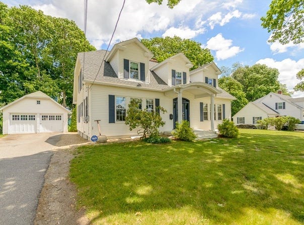 262 Chestnut St, Gardner, MA 01440