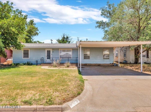 917 17th Street, Seagraves, TX 79359