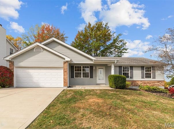 1309 Whispering Ridge Lane, St Peters, MO 63376