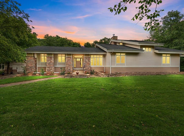 3248 S Farm Road 203, Springfield, MO 65809