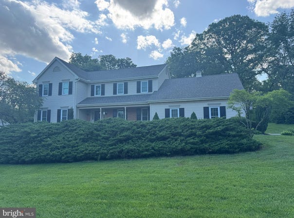 2504 BROOKSIDE DRIVE, LANCASTER, PA 17601