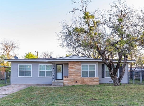 616 E 10th Street, Baird, TX 79504