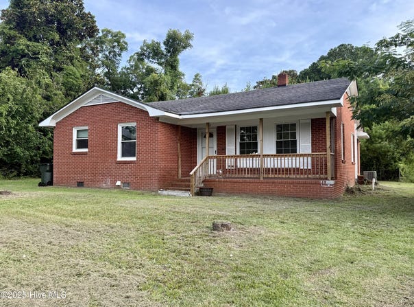 105 Rhodes Street, Williamston, NC 27892