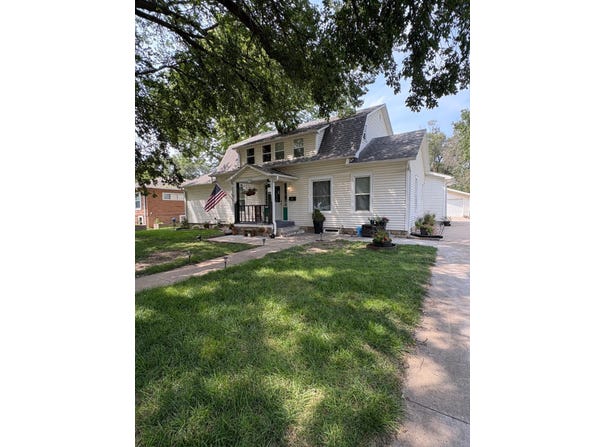 648 East 2nd Street, Superior, NE 68978
