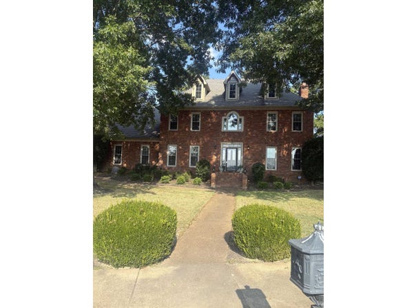 1196 E LAKE POINTE Dr, Collierville, TN 38017
